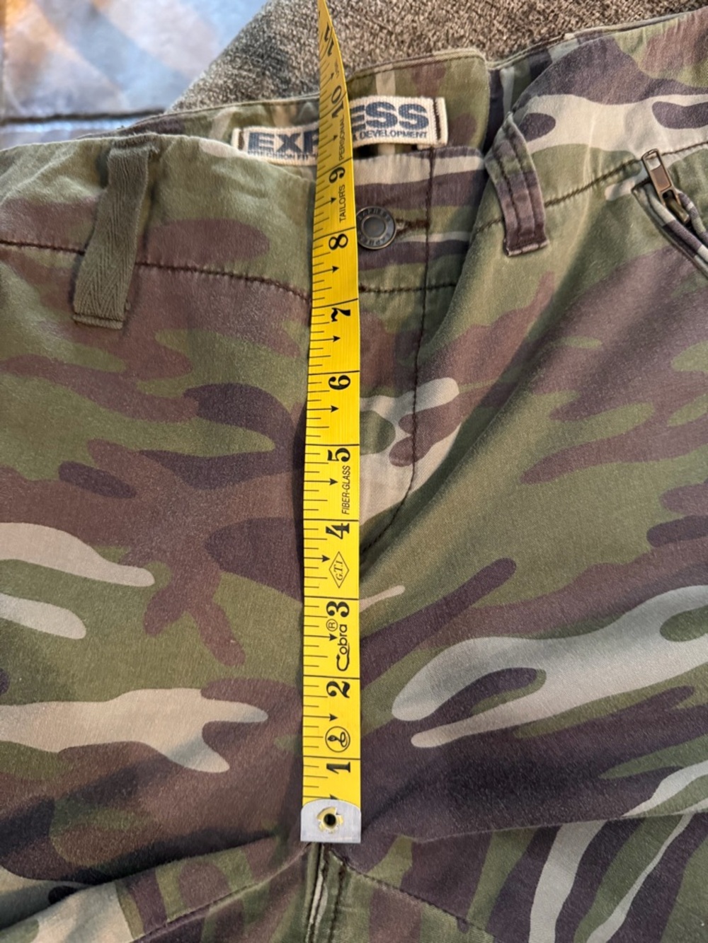 Vintage Express Women's Camo Cargo Pants with Pink Floral Embroidery Sz 9/10 - Picture 6 of 8